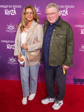 Elizabeth Shatner ve William Shatner, 24 Ekim 2024 'te Santa Monica, Los Angeles, Kaliforniya, ABD' de düzenlenen Cirque du Soleil 'in' KOOZA 'kırmızı halı galasına geldiler..