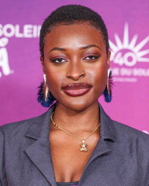 Tolu Ekundare, Santa Monica İskelesi 'nde 24 Ekim 2024' te düzenlenen Cirque du Soleil 'in' KOOZA 'kırmızı halı prömiyerine geldi..