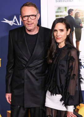 Paul Bettany ve eşi Jennifer Connelly, 25 Ekim 2024 'te Hollywood, Los Angeles, Kaliforniya, ABD' deki TCL Çin Tiyatrosu IMAX 'ta düzenlenen 2024 Sony Pictures' Here 'ın Dünya Premiere Gösterimi' ne geldiler..