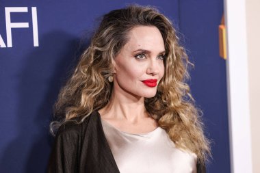 Angelina Jolie 26 Ekim 2024 'te Hollywood, Los Angeles, Kaliforniya, ABD' de bulunan TCL Çin Tiyatrosu IMAX 'ta düzenlenen Netflix' in 'Maria' filminin ilk gösterimi olan 2024 AFI Festivali 'ne geldi..