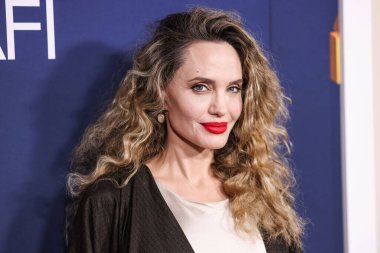 Angelina Jolie 26 Ekim 2024 'te Hollywood, Los Angeles, Kaliforniya, ABD' de bulunan TCL Çin Tiyatrosu IMAX 'ta düzenlenen Netflix' in 'Maria' filminin ilk gösterimi olan 2024 AFI Festivali 'ne geldi..