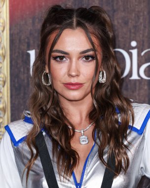 Bianca Ruiz, UTOPIA ve Casa Azul Organik Tekila tarafından sunulan Darren Dzienciol 'un Lanetli Otel Cadılar Bayramı Partisi 2024' e 1 Kasım 2024 'te Century City, Los Angeles, Kaliforniya, ABD' de düzenlenen Fairmont Century Plaza 'da ulaşır..