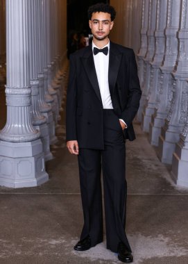 Archie Madekwe, Los Angeles Mucize Mile, Los Angeles, Kaliforniya, ABD 'de 2 Kasım 2024 tarihinde Los Angeles İlçe Sanat Müzesi' nde Gucci tarafından sunulan 13. Geleneksel LACMA Sanat + Film Galası 2024 'e geldi..