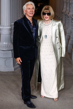 Baz Luhrmann ve Anna Wintour, Los Angeles 'taki Miracle Mile, Los Angeles, Kaliforniya, ABD' de 2 Kasım 2024 'te Gucci tarafından sunulan 13. LACMA Sanat ve Film Galası 2024' e geldiler..