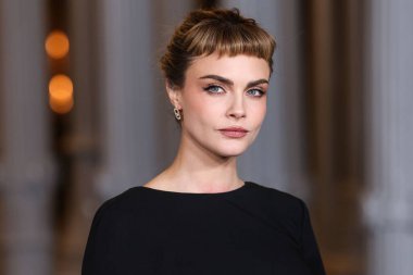 Gucci 'yi giyen Cara Delevingne, 2 Kasım 2024' te Los Angeles İlçe Sanat Müzesi 'nde düzenlenen 13. LACMA Sanat + Film Galası 2024' e geldi..