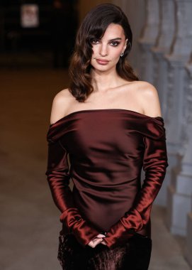 Emily Ratajkowski, Los Angeles Mucize Mil, Los Angeles, Kaliforniya, ABD 'de 2 Kasım 2024 tarihinde Los Angeles İlçe Sanat Müzesi' nde Gucci tarafından sunulan 13. Geleneksel LACMA Sanat + Film Galası 2024 'e geliyor..