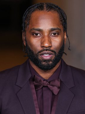 Gucci 'yi giyen John David Washington, 2 Kasım 2024' te Los Angeles İlçe Sanat Müzesi 'nde düzenlenen 13. LACMA Sanat + Film Galası 2024' e geliyor..