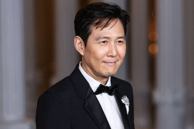 Gucci giyen Lee Jung-jae, 2 Kasım 2024 'te Los Angeles County Sanat Müzesi' nde düzenlenen 13. Geleneksel LACMA Sanat + Film Galası 2024 'e geliyor.. 