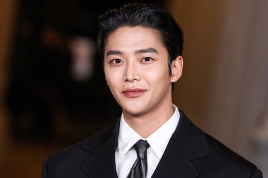 Rowoon, Los Angeles Mucize Mile, Los Angeles, Kaliforniya, ABD 'de 2 Kasım 2024 tarihinde Los Angeles İlçe Sanat Müzesi' nde düzenlenen Gucci tarafından sunulan 13. Geleneksel LACMA Sanat + Film Galası 2024 'e geldi..