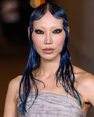Soo Joo Park, Los Angeles, Kaliforniya, ABD 'deki Miracle Mile' da 2 Kasım 2024 tarihinde Los Angeles County Sanat Müzesi 'nde düzenlenen Gucci tarafından sunulan 13..