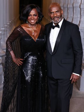 Viola Davis ve kocası Julius Tennon, 2 Kasım 2024 'te Los Angeles Eyalet Sanat Müzesi' nde düzenlenen 13. LACMA Sanat + Film Galası 2024 'e geldiler.. 