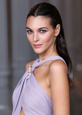Gucci giyen Vittoria Ceretti, 2 Kasım 2024 'te Los Angeles Şehir Müzesi' nde düzenlenen 13. LACMA Sanat + Film Galası 2024 'e geldi..