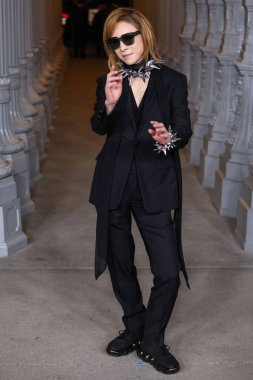 Yoshiki, Los Angeles Mucize Mile, Los Angeles, Kaliforniya, ABD 'de 2 Kasım 2024 tarihinde Los Angeles İlçe Sanat Müzesi' nde düzenlenen Gucci tarafından sunulan 13.. 