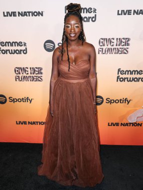 Brittney Boston, 8 Kasım 2024 'te Beverly Hilton Oteli' nde düzenlenen 3. Geleneksel Femme It Forward 'Give her FlowHERS' ödül galasına geldi..