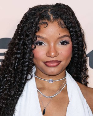 Halle Bailey, 8 Kasım 2024 'te Beverly Hilton Oteli' nde düzenlenen 3. Geleneksel Femme It Forward 'Give her FlowHERS' ödül galasına geliyor..