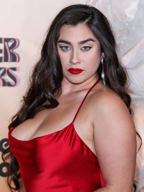 Lauren Jauregui, 8 Kasım 2024 'te Beverly Hilton Oteli' nde düzenlenen 3. Geleneksel Femme It Forward 'Give her FlowHERS' ödül galasına geliyor..