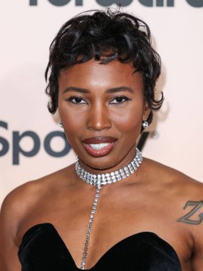 Zerina Akers, 8 Kasım 2024 'te Beverly Hilton Oteli' nde düzenlenen 3. Geleneksel Femme It Forward 'Give her FlowHERS' ödül galasına geldi..