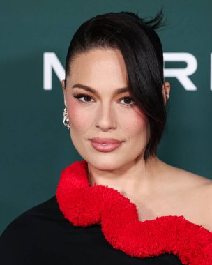 Klasik Jean Paul Gaultier giyen Ashley Graham, Paul Mitchell 'in 9 Kasım 2024' te Batı Hollywood, Los Angeles, Kaliforniya, ABD 'deki Pasifik Tasarım Merkezi' nde düzenlediği 2024 Bebek Galası 'na geldi..