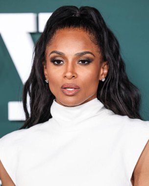 Ciara, Paul Mitchell tarafından sunulan 2024 Bebek Galası 'na 9 Kasım 2024' te Batı Hollywood, Los Angeles, Kaliforniya, ABD 'de gerçekleştirilen Pasifik Tasarım Merkezi' nde ulaşır.. 