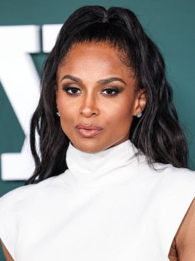 Ciara, Paul Mitchell tarafından sunulan 2024 Bebek Galası 'na 9 Kasım 2024' te Batı Hollywood, Los Angeles, Kaliforniya, ABD 'de gerçekleştirilen Pasifik Tasarım Merkezi' nde ulaşır.. 