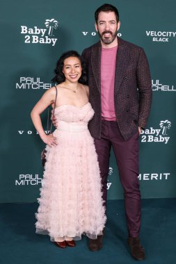 Linda Phan ve Drew Scott 9 Kasım 2024 'te Batı Hollywood, Los Angeles, Kaliforniya' da Pasifik Tasarım Merkezi 'nde Paul Mitchell tarafından sunulan 2024 Bebek Galası' na geldiler.. 