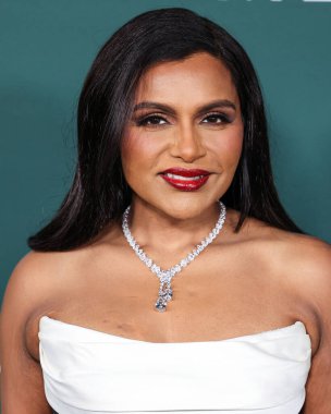 Monique Lhuillier giyen Mindy Kaling, Paul Mitchell 'in 9 Kasım 2024' te Batı Hollywood, Los Angeles, Kaliforniya, ABD 'de düzenlenen Pasifik Tasarım Merkezi' nde sunduğu 2024 Bebek Galasına ulaştı.. 