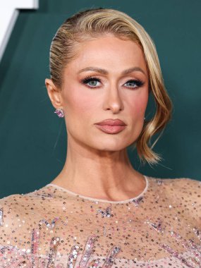 Georges Hobeika SS24 Couture 'ı giyen Paris Hilton, Paul Mitchell' in 9 Kasım 2024 'te Batı Hollywood, Los Angeles, Kaliforniya, ABD' deki Pasifik Tasarım Merkezi 'nde düzenlediği 2024 Bebek Galasına ulaştı.. 