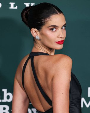 Zuhair Murad RE25 giyen Sara Sampaio, Paul Mitchell 'in 9 Kasım 2024' te Batı Hollywood, Los Angeles, Kaliforniya, ABD 'de düzenlenen Pasifik Tasarım Merkezi' nde sunduğu 2024 Bebek Galasına geldi.. 