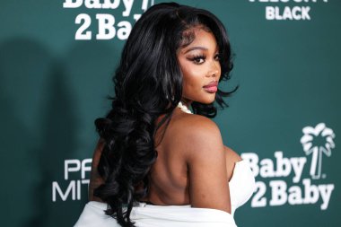 Galia Lahav 'ı giyen Summer Walker, Paul Mitchell' ın 9 Kasım 2024 'te Batı Hollywood, Los Angeles, Kaliforniya, ABD' deki Pacific Design Center 'da düzenlediği 2024 Baby Gala' ya ulaştı.. 