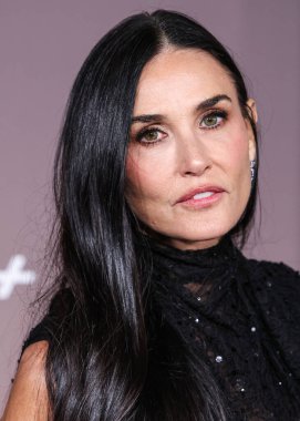 Demi Moore 'un Erdem' i giymesi Los Angeles 'taki Paramount +' s Original Series Landman 'ın 1. Sezon Paramount Pictures Studios' taki Paramount Tiyatrosu 'na 12 Kasım 2024' te Hollywood, Los Angeles, Kaliforniya, ABD 'de düzenlenen.