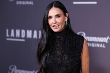 Demi Moore 'un Erdem' i giymesi Los Angeles 'taki Paramount +' s Original Series Landman 'ın 1. Sezon Paramount Pictures Studios' taki Paramount Tiyatrosu 'na 12 Kasım 2024' te Hollywood, Los Angeles, Kaliforniya, ABD 'de düzenlenen.