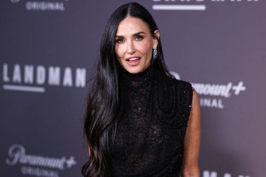 Demi Moore 'un Erdem' i giymesi Los Angeles 'taki Paramount +' s Original Series Landman 'ın 1. Sezon Paramount Pictures Studios' taki Paramount Tiyatrosu 'na 12 Kasım 2024' te Hollywood, Los Angeles, Kaliforniya, ABD 'de düzenlenen.