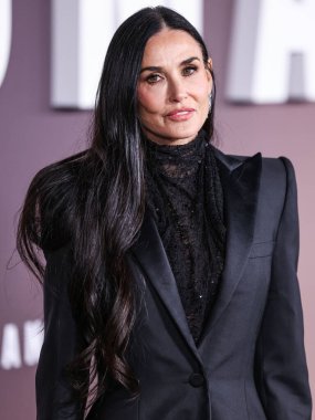 Demi Moore 'un Erdem' i giymesi Los Angeles 'taki Paramount +' s Original Series Landman 'ın 1. Sezon Paramount Pictures Studios' taki Paramount Tiyatrosu 'na 12 Kasım 2024' te Hollywood, Los Angeles, Kaliforniya, ABD 'de düzenlenen.