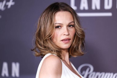 Kayla Wallace, Paramount + 's Original Series' Landman 'ın Los Angeles Premiere of Paramount Pictures Studios' taki Paramount Tiyatrosu 'na 12 Kasım 2024' te geldi..