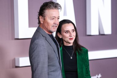 Mark Collie ve eşi Tammy Stewart, Paramount + 's Original Series Landman' ın Los Angeles Premiere of Paramount Pictures Stüdyoları 'ndaki Paramount Tiyatrosu' na 12 Kasım 2024 'te geldiler..