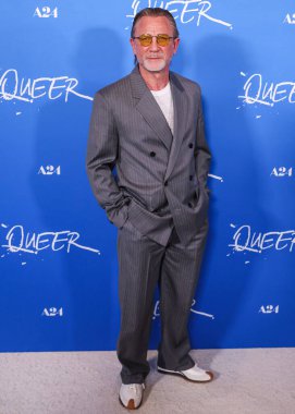 Daniel Craig arrives at the Los Angeles Premiere Of A24's 'Queer' held at the Directors Guild of America Theater Complex on November 13, 2024 in Los Angeles, California, United States.