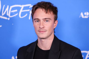 Drew Starkey, 13 Kasım 2024 'te Los Angeles, Kaliforniya, ABD' de bulunan Amerika Tiyatro Kompleksi Yönetmenler Birliği 'nde düzenlenen A24' ün 'Queer' inin Los Angeles galasına geldi..       