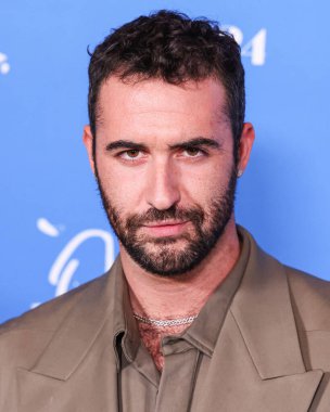 Jordan Firstman, 13 Kasım 2024 'te Los Angeles, Kaliforniya, ABD' de bulunan Amerika Tiyatro Kompleksi Yönetmenleri Birliği 'nde düzenlenen A24' ün 