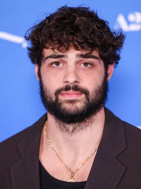 Noah Centineo, 13 Kasım 2024 'te Los Angeles, Kaliforniya, ABD' de bulunan Amerika Tiyatro Kompleksi Yönetmenler Birliği 'nde düzenlenen A24' ün 