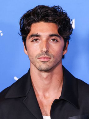 Taylor Zakhar Perez, 13 Kasım 2024 'te Los Angeles, Kaliforniya, ABD' de bulunan Amerika Tiyatro Kompleksi Yönetmenler Birliği 'nde düzenlenen A24' ün 'Queer' inin Los Angeles prömiyerine geldi..