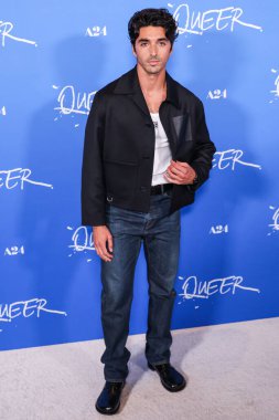 Taylor Zakhar Perez, 13 Kasım 2024 'te Los Angeles, Kaliforniya, ABD' de bulunan Amerika Tiyatro Kompleksi Yönetmenler Birliği 'nde düzenlenen A24' ün 'Queer' inin Los Angeles prömiyerine geldi..