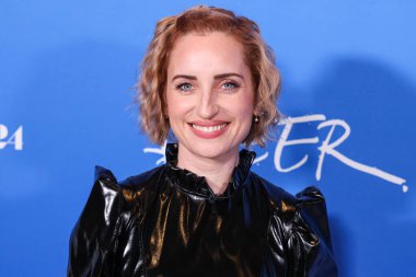 Zoe Lister-Jones, 13 Kasım 2024 'te Los Angeles, Kaliforniya, ABD' de bulunan Amerika Tiyatro Kompleksi Yönetmenler Birliği 'nde düzenlenen A24' ün 'Queer' inin Los Angeles prömiyerine geldi.. 