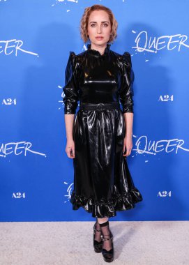 Zoe Lister-Jones, 13 Kasım 2024 'te Los Angeles, Kaliforniya, ABD' de bulunan Amerika Tiyatro Kompleksi Yönetmenler Birliği 'nde düzenlenen A24' ün 'Queer' inin Los Angeles prömiyerine geldi.. 