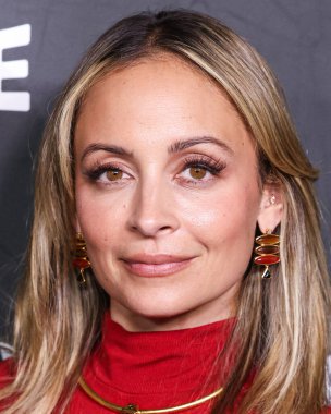 Nicole Richie, Los Angeles 'taki 2024 Akbaba Festivali' ne 17 Kasım 2024 'te Hollywood, Los Angeles, Kaliforniya, ABD' deki Nya Stüdyoları 'nda katıldı..