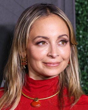 Nicole Richie, Los Angeles 'taki 2024 Akbaba Festivali' ne 17 Kasım 2024 'te Hollywood, Los Angeles, Kaliforniya, ABD' deki Nya Stüdyoları 'nda katıldı..