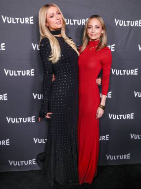 Paris Hilton ve Nicole Richie, Los Angeles 'ta düzenlenen 2024 Akbaba Festivali' ne 17 Kasım 2024 'te Hollywood, Los Angeles, Kaliforniya, ABD' de katıldılar..