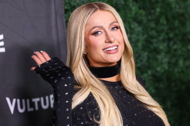 Paris Hilton, Los Angeles 'taki 2024 Akbaba Festivali' ne 17 Kasım 2024 'te Hollywood, Los Angeles, Kaliforniya, ABD' deki Nya Stüdyoları 'nda katıldı..