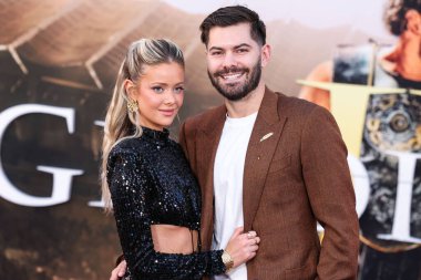 Hannah Godwin ve kocası Dylan Barbour, 18 Kasım 2024 'te Hollywood, Los Angeles, Kaliforniya, ABD' de bulunan TCL Çin Tiyatrosu IMAX 'te düzenlenen Paramount Pictures' Gladyatör II 'nin Los Angeles Premiere' ine geldiler..