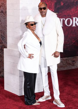 Shante Broadus ve kocası Snoop Dogg (Calvin Broadus Jr.), 18 Kasım 2024 'te Hollywood, Los Angeles, Kaliforniya, ABD' de bulunan TCL Çin Tiyatrosu IMAX 'te düzenlenen Paramount Pictures' Gladyatör II 'nin Los Angeles Premiere' sine geldiler.. 
