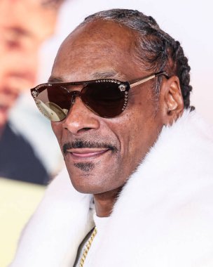 Snoop Dogg (Calvin Broadus Jr.), 18 Kasım 2024 tarihinde Hollywood, Los Angeles, Kaliforniya, ABD 'de bulunan TCL Çin Tiyatrosu IMAX' te düzenlenen Paramount Pictures 'Gladyatör II' nin Los Angeles Premiere 'ine ulaşır..